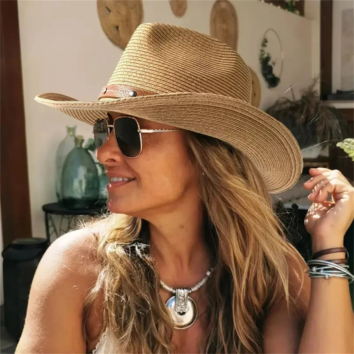 Solrider™ – Der Sonnenhut für Frauen, die führen.