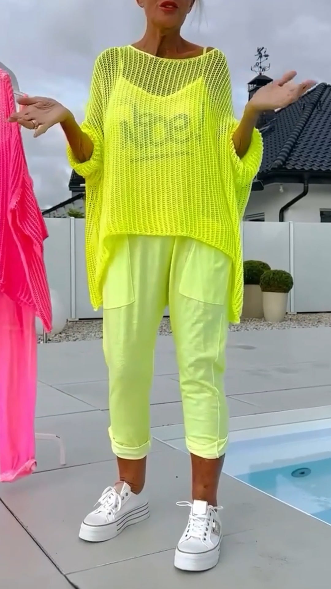 Damen-Jumpsuit mit Buchstabendruck + hohler Kittel-Freizeitanzug