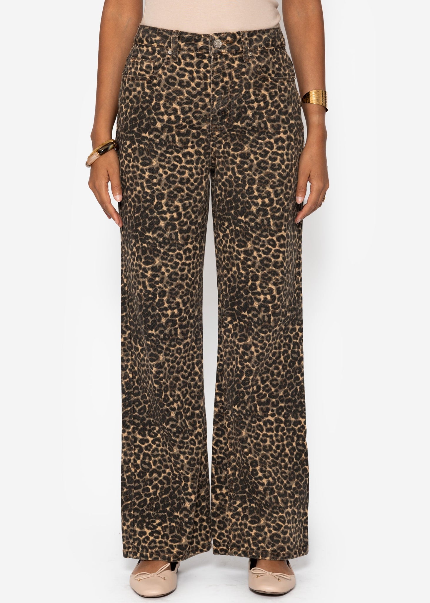 Wide Leg Jeans mit hohem Bund in Leo-Print - beige
